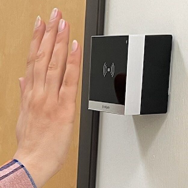 Wave-to-Unlock using Bluetooth on CellGate CR Reader
